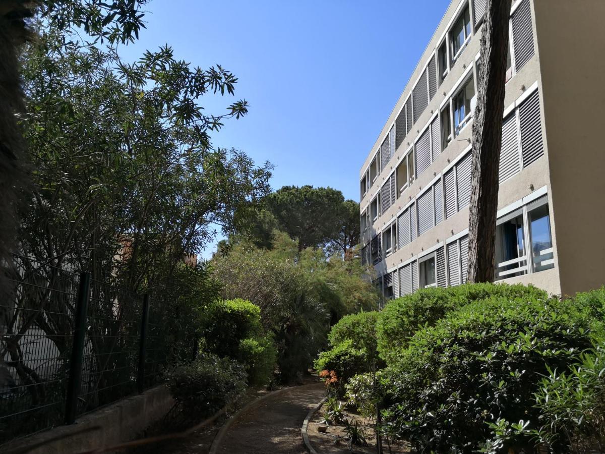 Studio A Hyeres Port - Proche De Toutes Commodites Экстерьер фото