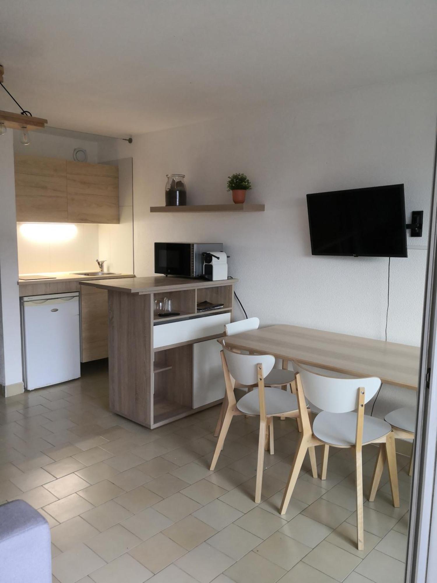 Studio A Hyeres Port - Proche De Toutes Commodites Экстерьер фото